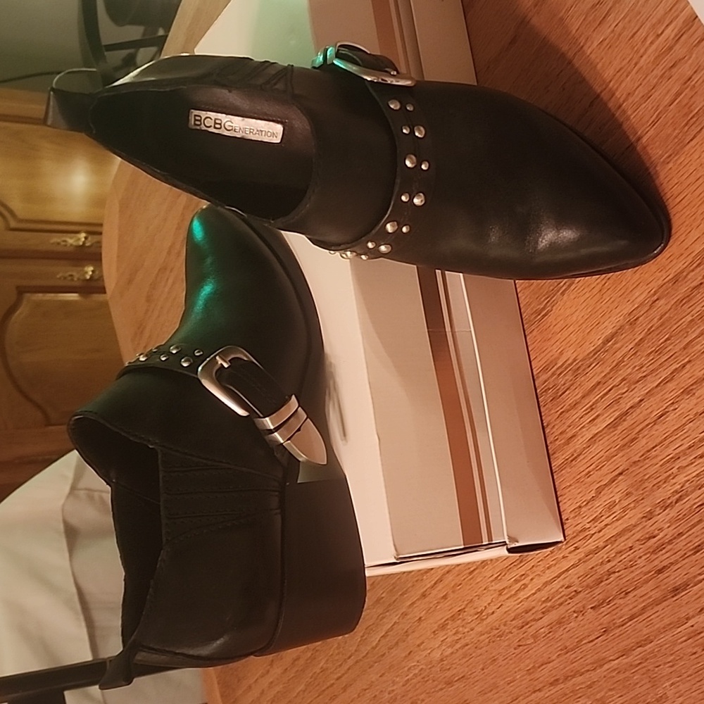 BCGB bootie , black leather with strap and studs